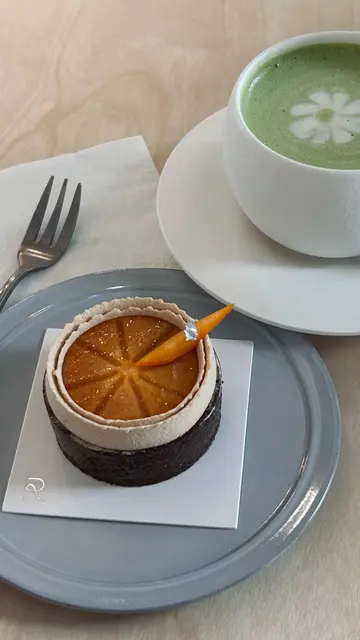 红茶挞 & Matcha Latte