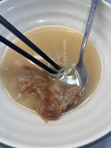 香煎鸡扒公仔面＋冻咖啡