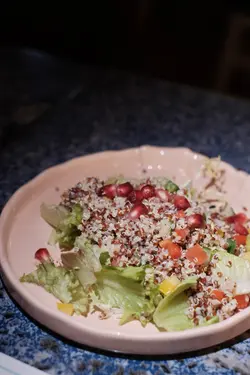 𝐐𝐮𝐢𝐧𝐨𝐚 & 𝐏𝐨𝐦𝐞𝐠𝐫𝐚𝐧𝐚𝐭𝐞 𝐒𝐚𝐥𝐚𝐝