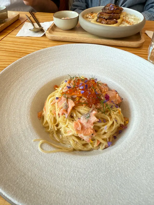 刁草煙三文魚天使麵