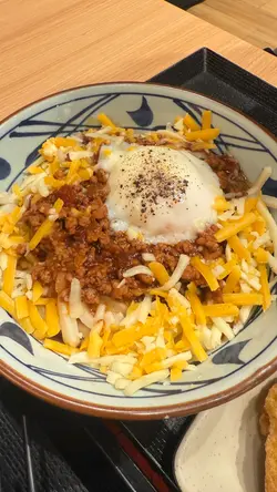 温泉蛋芝士肉酱拌乌冬