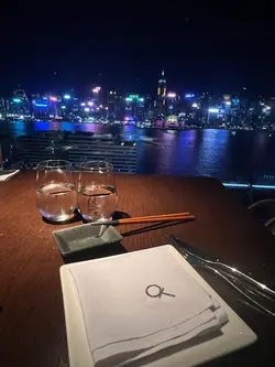 記得訂位時，備注Window  table ，雖然其他位置都好靚，不過嚟到呢度當然是窗口位有最佳觀賞位置。Aqua  Panna  750  water