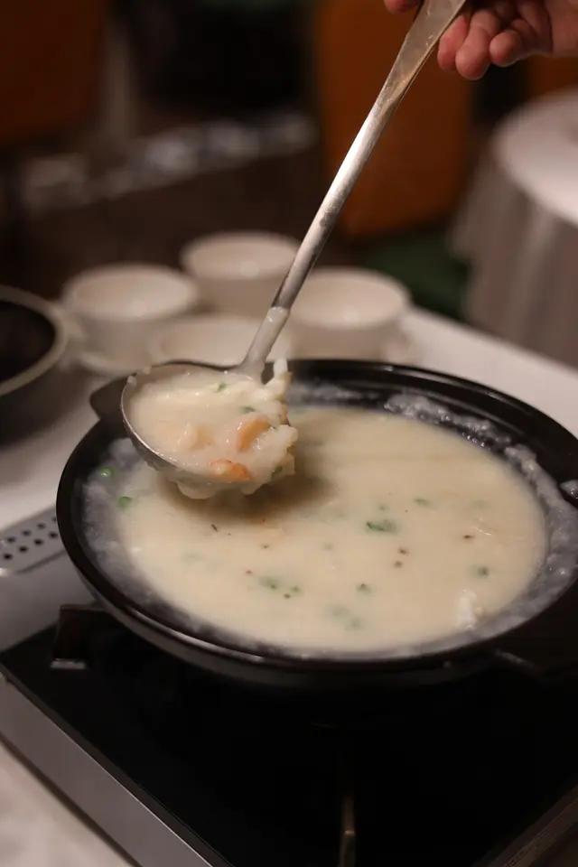 勁多海鮮仲要煲到碗粥好綿密