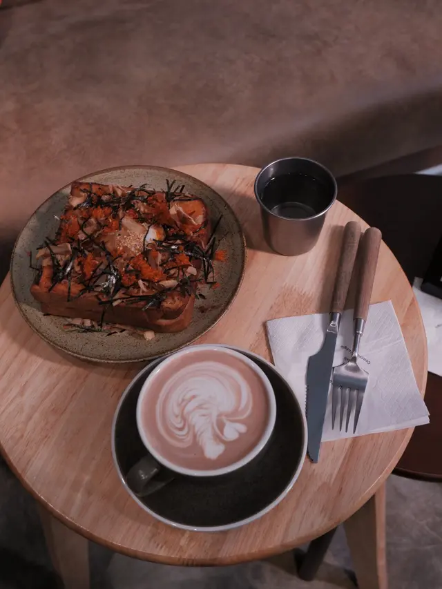 香烤明太子醬溫泉蛋吐司