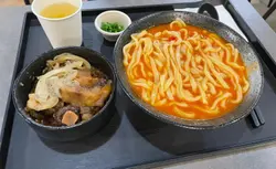 蕃茄浓汤乌冬配烩牛尾 