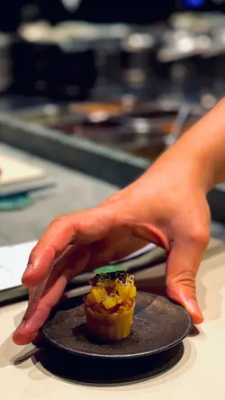 啤酒脆杯 · 茶熏菠萝 · 生姜 