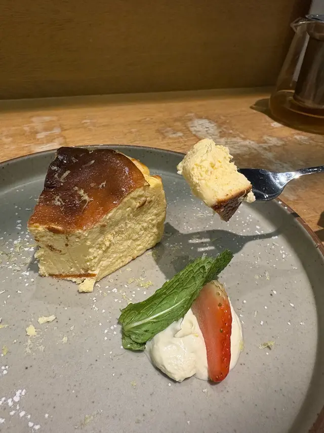 檸檬味巴斯克芝士蛋糕