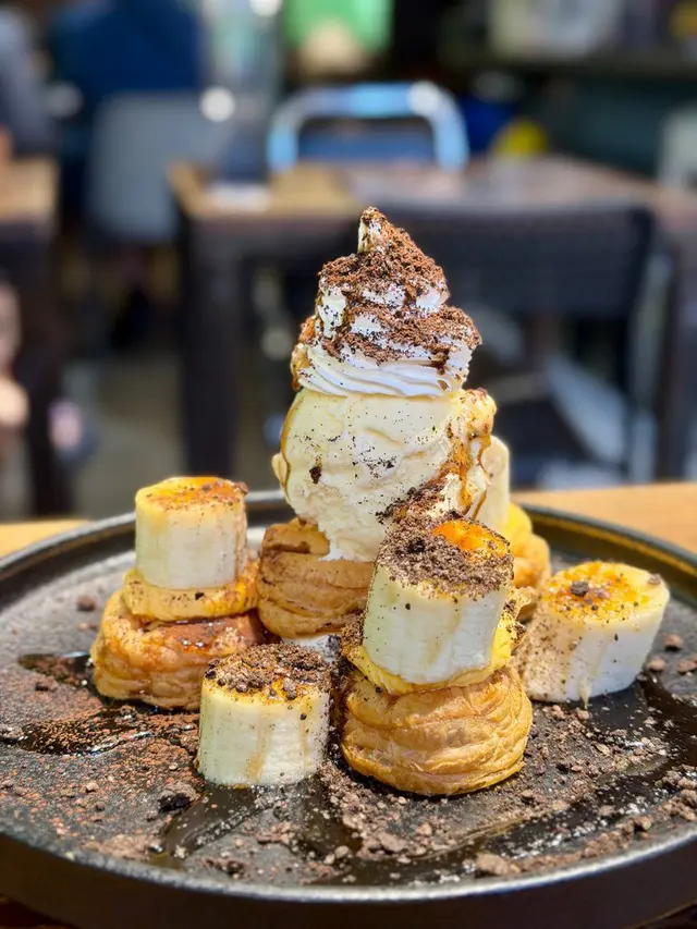 焦糖香蕉法式千層酥配雲呢拿雪糕