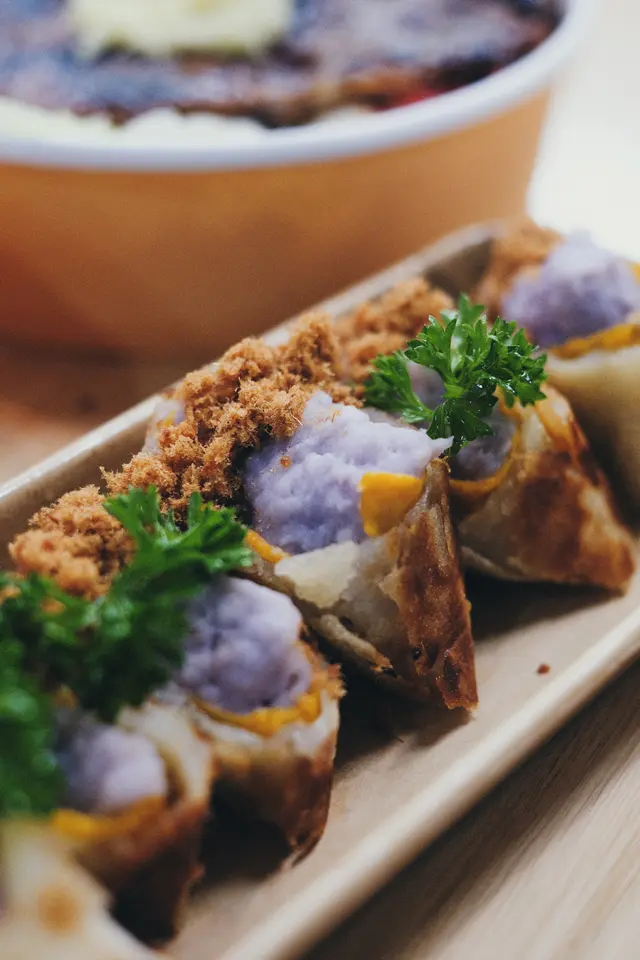 邪惡蛋之戀 (芋泥肉鬆脆皮蛋餅)