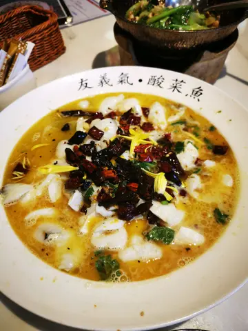 老坛酸菜鱼（现在没有鱼头了）