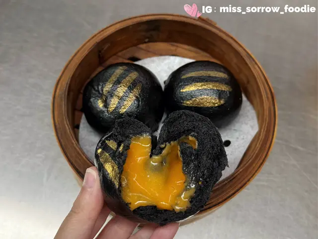 竹炭熔岩奶皇包