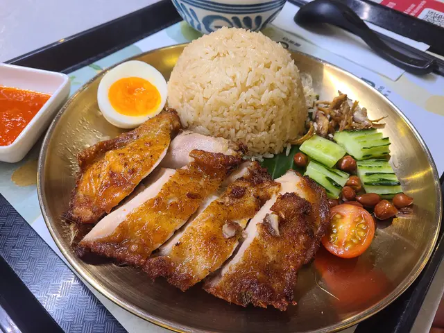 馬來燒雞配雞油香飯及蟲草花雞湯