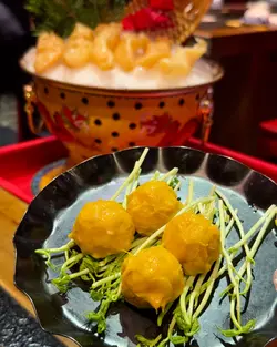 黄金藏娇和牛墨鱼丸