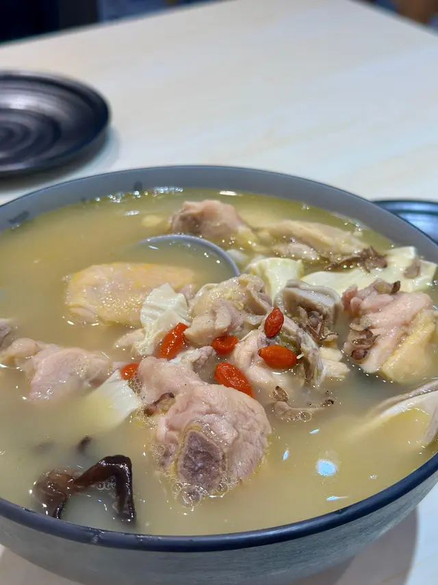 胡椒豬肚雞米線