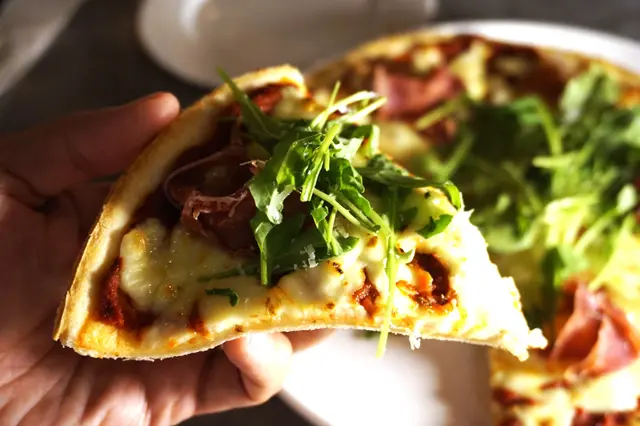 伊比利亞黑毛豬火腿薄餅