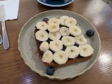 Multigrain Toast
with hazelnut & banana