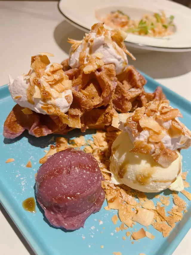 紫薯麻糬窩夫配香草雪糕