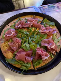 巴马火腿火箭菜薄饼