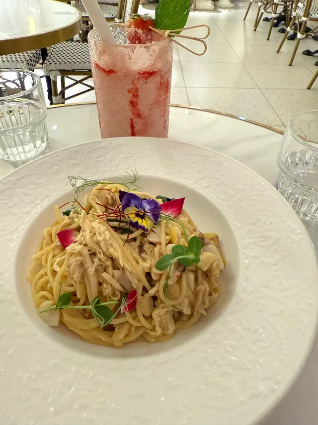 手撕雞羅勒橄欖油蒜香意粉