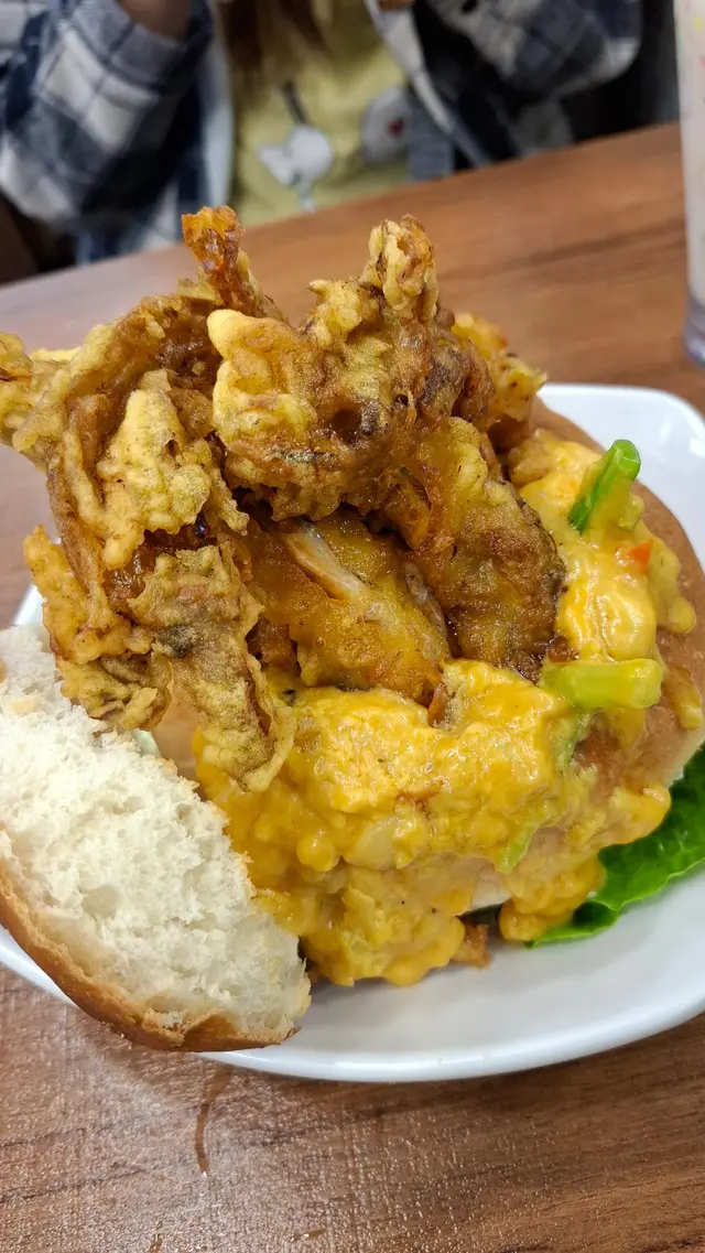 泰皇咖喱火山軟殼蟹法包