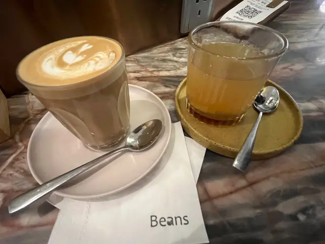 Hazelnut  Latta  &  黑糖薑母茶