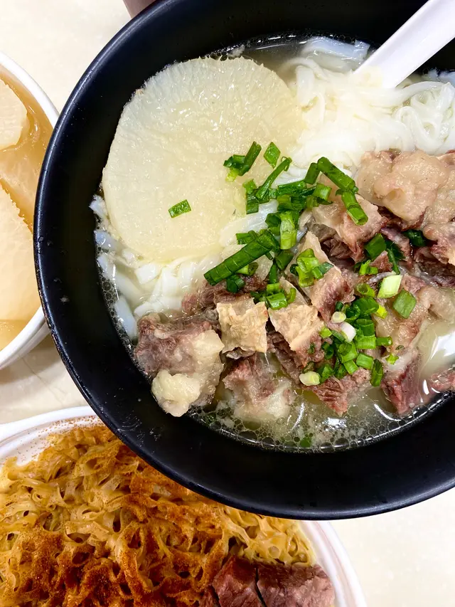 招牌清湯牛坑腩河