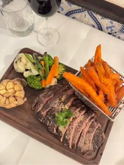 頂級肉眼扒配香烤大蒜及手工地瓜脆