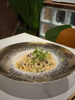 黑松露蘑菇忌廉汁意大利粉