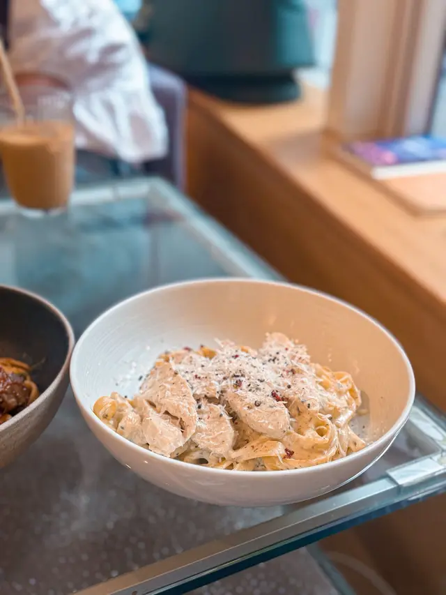 黑松露香突出,慢煮雞胸煮到啱啱好,軟嫩唔鞋口。