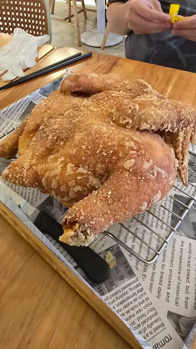 手撕巨無霸炸全雞