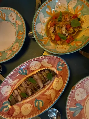 (上) TAGLIATELLE ALL'ASTICE & (下) MA YAU ALLA GRIGLIA