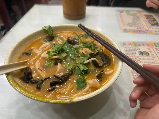 麻酸辣（微辣）有竹笙，雞肉