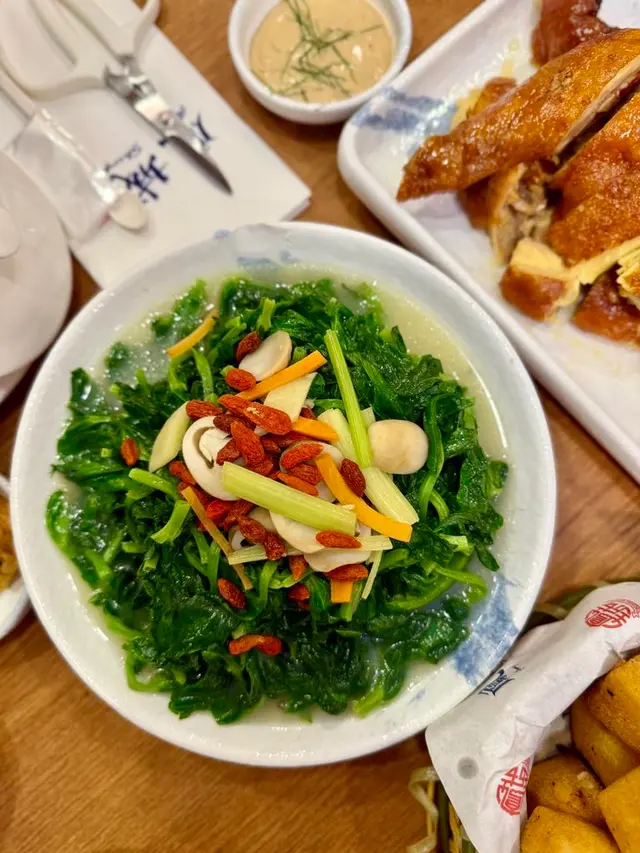 魚湯杞子浸豆苗