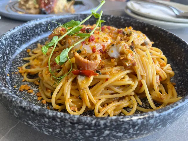 赤鬼辣芝士溫泉蛋卡邦尼意粉