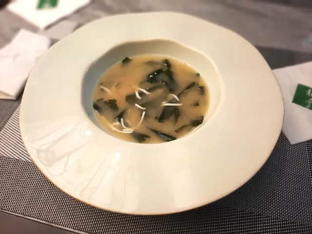 菊花豆腐白麵豉湯