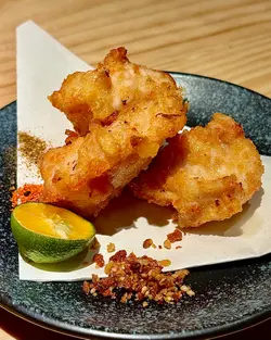 麵衣不黏膩亦不厚實,裏得均勻兼能有效鎖好阿波尾雞豐富的肉汁。口感輕盈兼酥脆無比的唐揚阿波尾實在教我倆吮指回味!