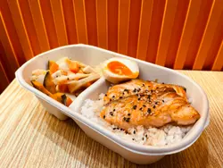 Grilled Salmon Fillet Bento 香煎三文鱼柳便当