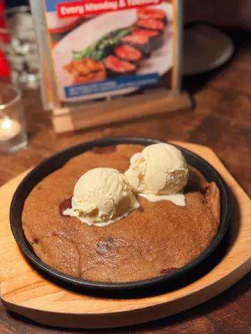 Skillet Cookie
