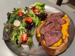 蒜醬封門柳滑蛋-酸種麵包