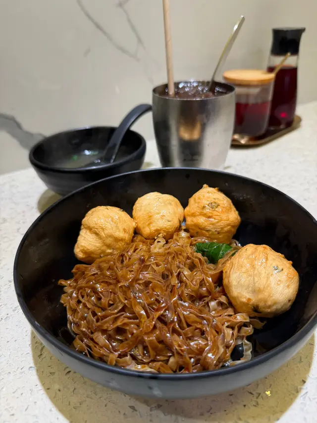 炸紫菜墨魚丸撈粗