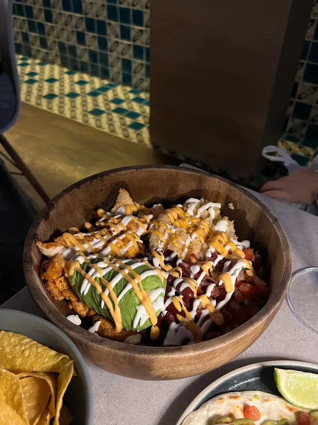 Chipotle chicken burrito bowl