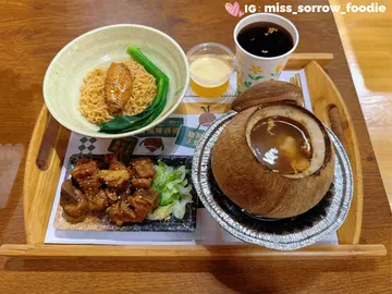 虫草花干贝土鸡炖鲜鲍椰小盅