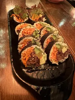 烤牛肉紫菜饭卷