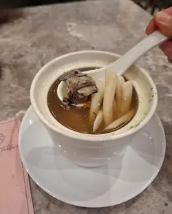 椰子燉烏雞湯