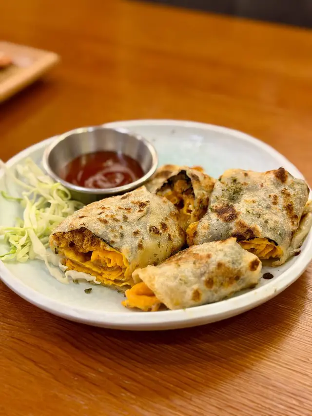 海苔肉鬆起司蛋餅