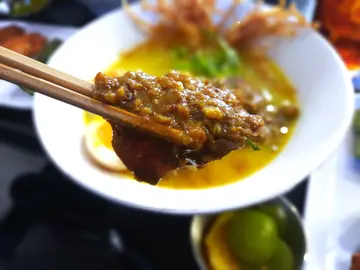 雞白湯沙嗲牛肉麵