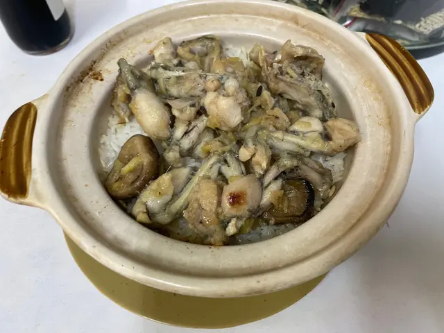 田雞煲仔飯