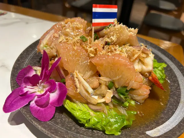 泰式金柚蝦沙律
#香港美食 #香港 #觀塘美食 #觀塘 #泰味泰國菜 