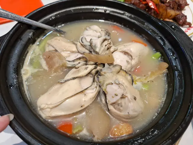 汕頭鹹菜生蠔煲