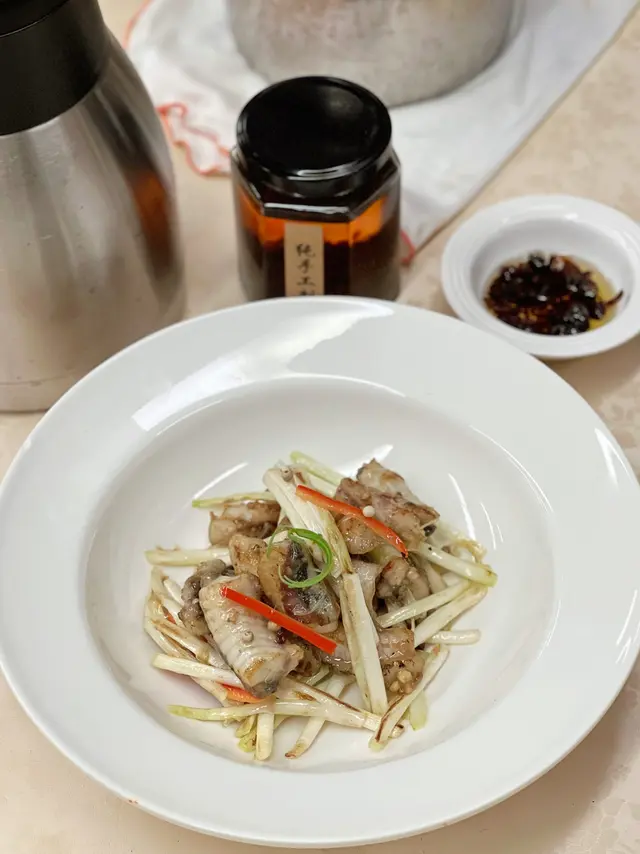 白胡椒韭黃炒鱔柳